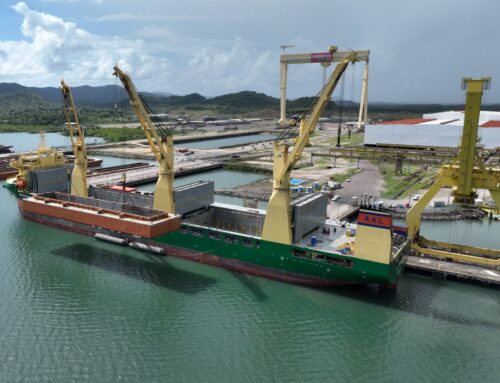 Primeiro lote de barcaças construídas no Estaleiro Enseada é entregue na Bahia durante visita do Governador, Senador e Secretários